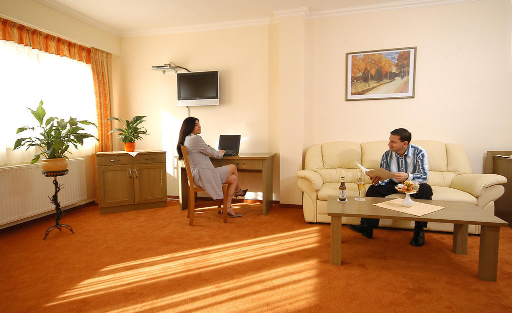 Hotel Bavaria Abda Ngoại thất bức ảnh
